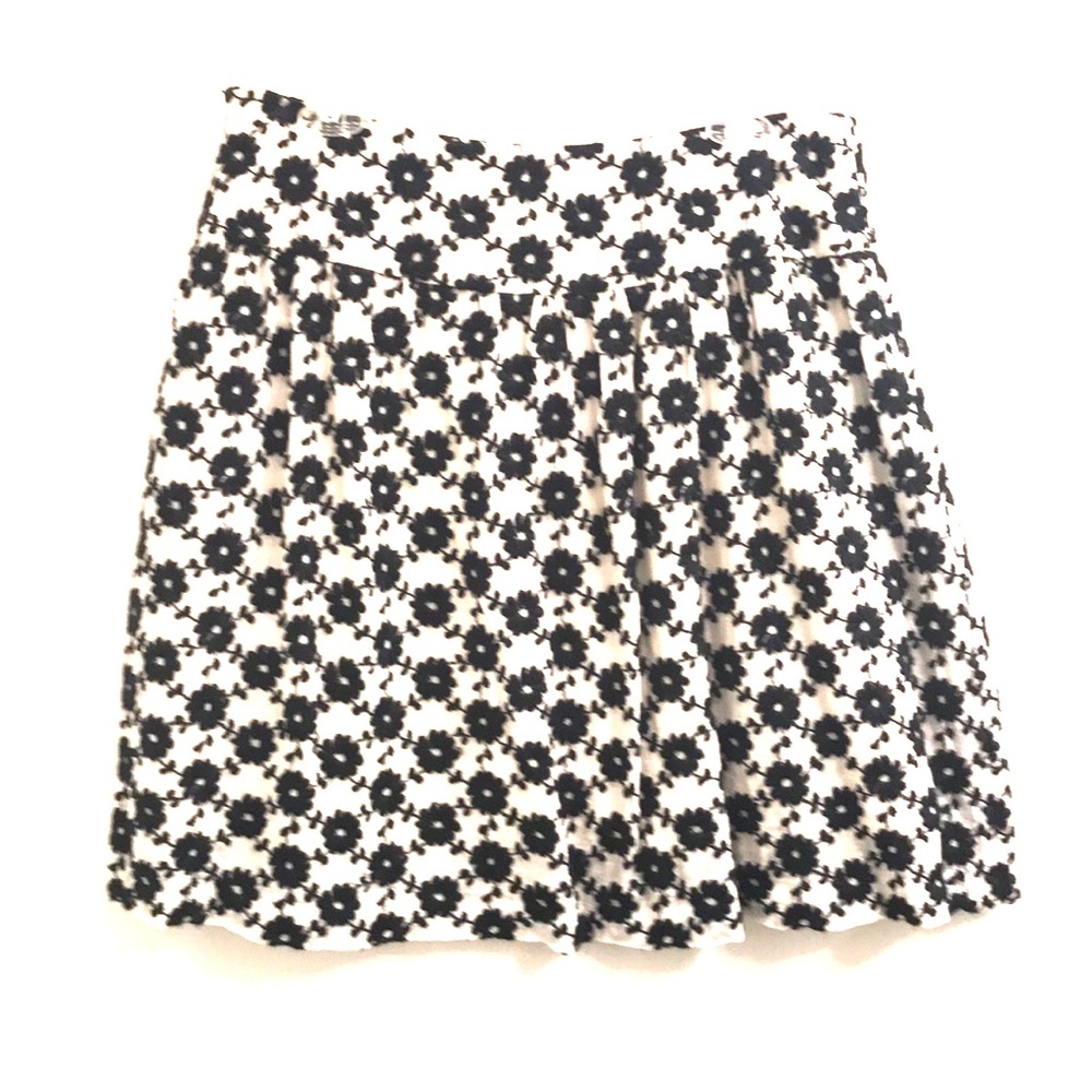 So cute black and cream embroidered skirt
